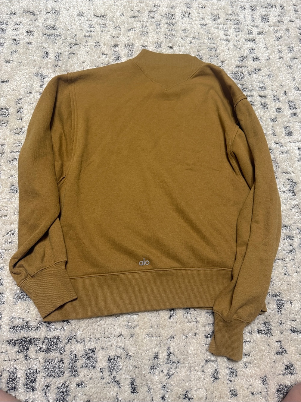 ALO Yoga Womens Crewneck Sweatshirt in Camel